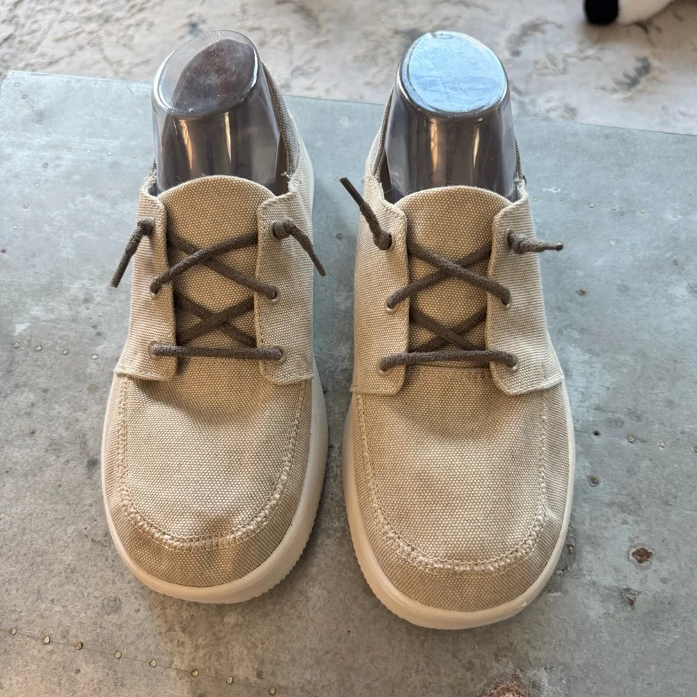 Men’s Chaco Size 8 Tan Beige Chillos Slip On Shoes